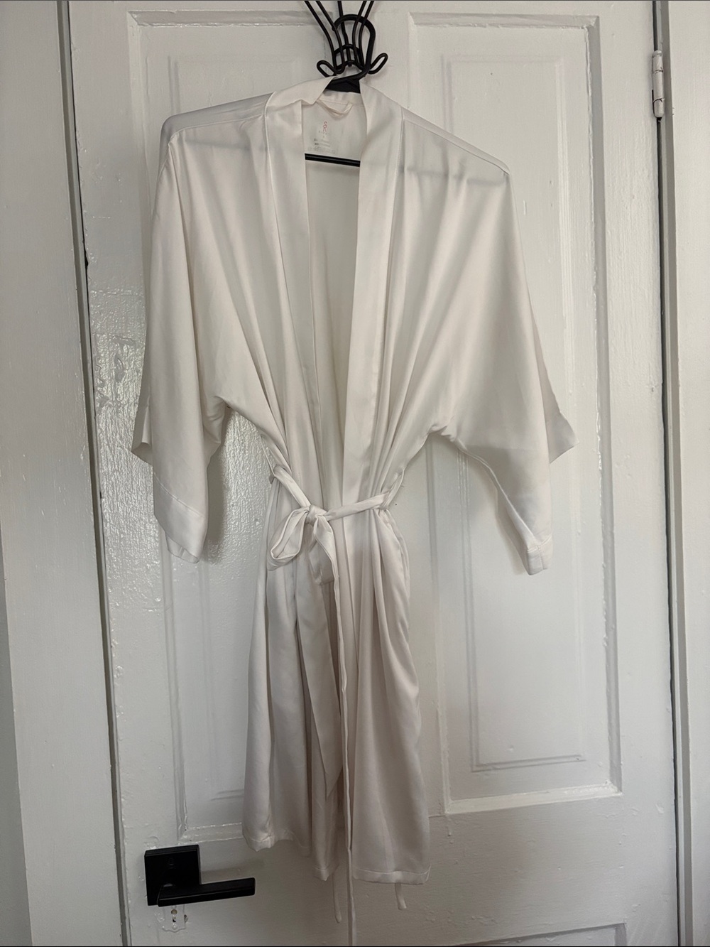 Silky White Tie-Waist Kimono Robe
